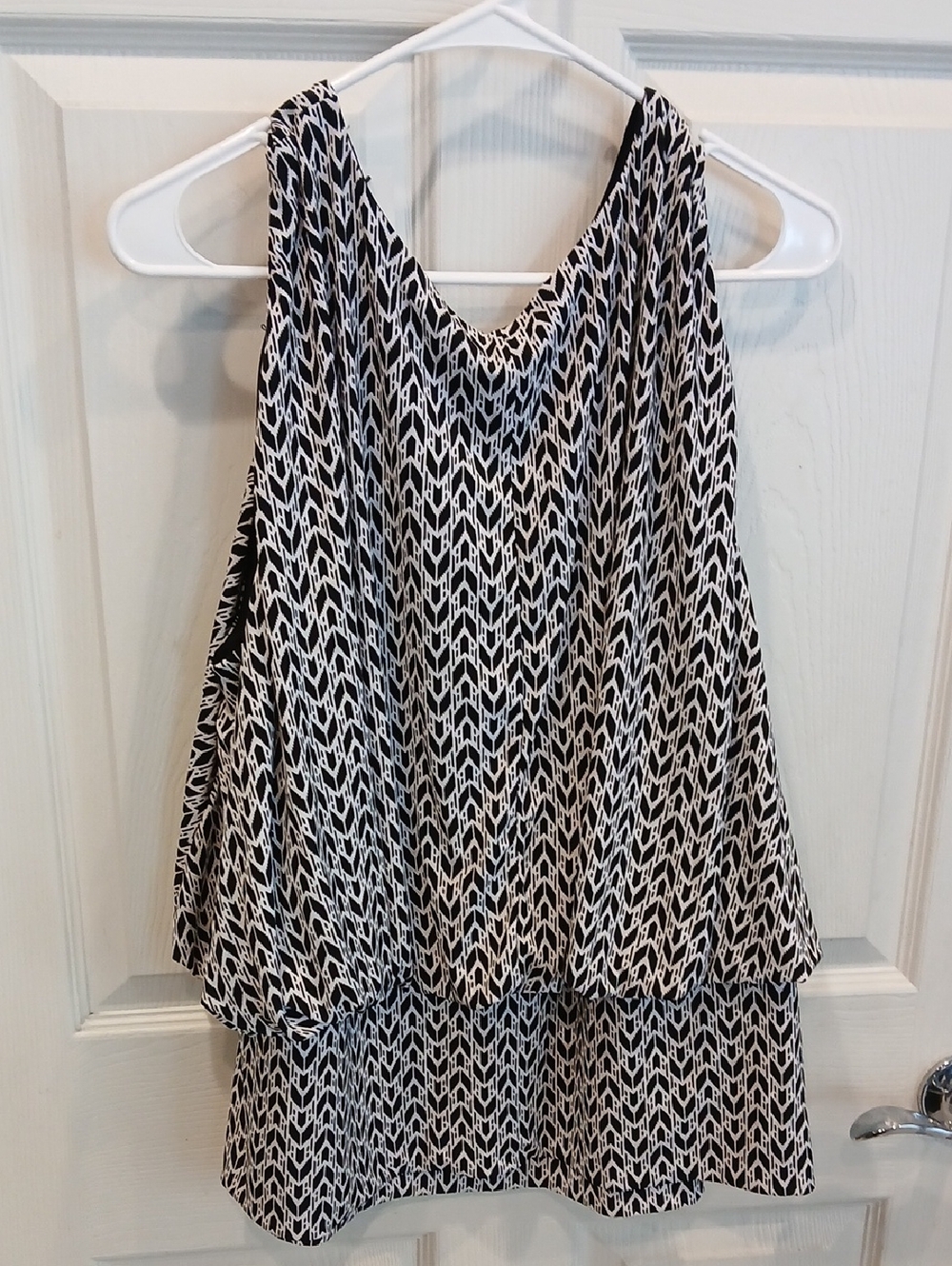 Black & White Printed Women's Sleeveless Layered Tank Top